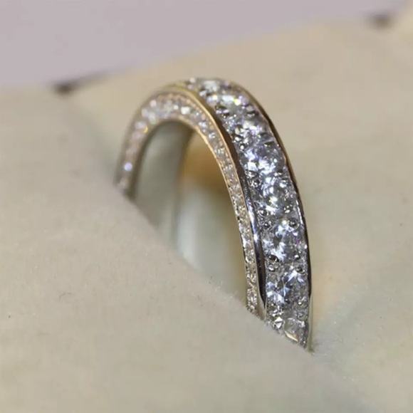 Full Paved Crystal Zircon Stone Ring - Picture 3 of 5